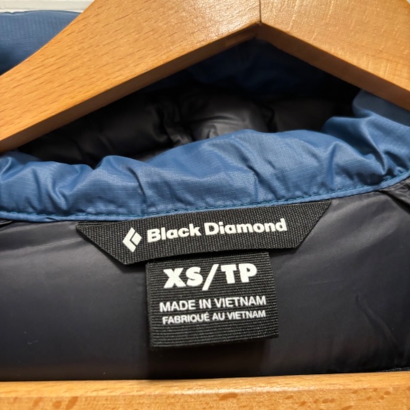 Black Diamond Women's Winter Jacket - Access Down Parka - Azurite / XS - Picture 6 of 9
